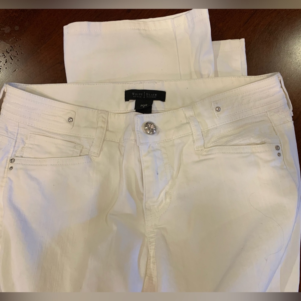 White House Black Market size 4 jeans. Great condition. No stains or tears.